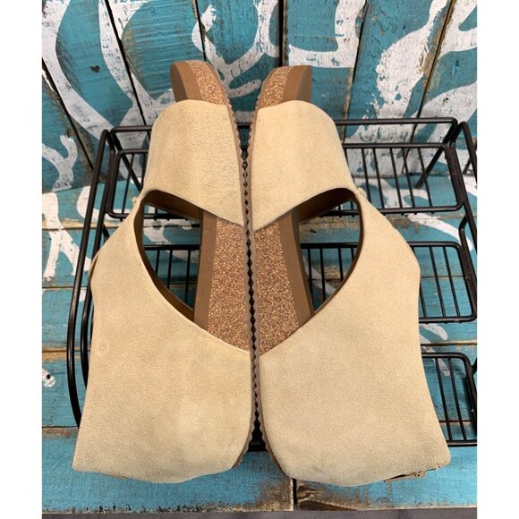 VOLATILE Women's Gainsbourg Wedge Sandal Size 11 Tan Suede MSRP 89.99 - Picture 8 of 11
